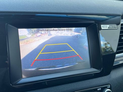Used 2019 Kia Niro EX w/ Cold Weather Package 2.0 FWD image 27