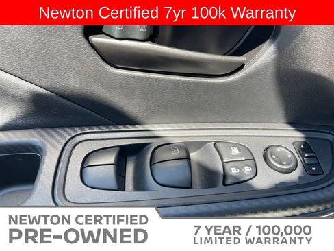 Used 2025 Nissan Versa S w/ Trunk Package FWD image 15