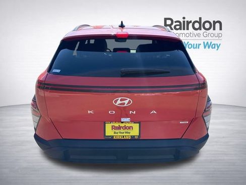 Used 2025 Hyundai Kona SEL AWD/4WD image 6