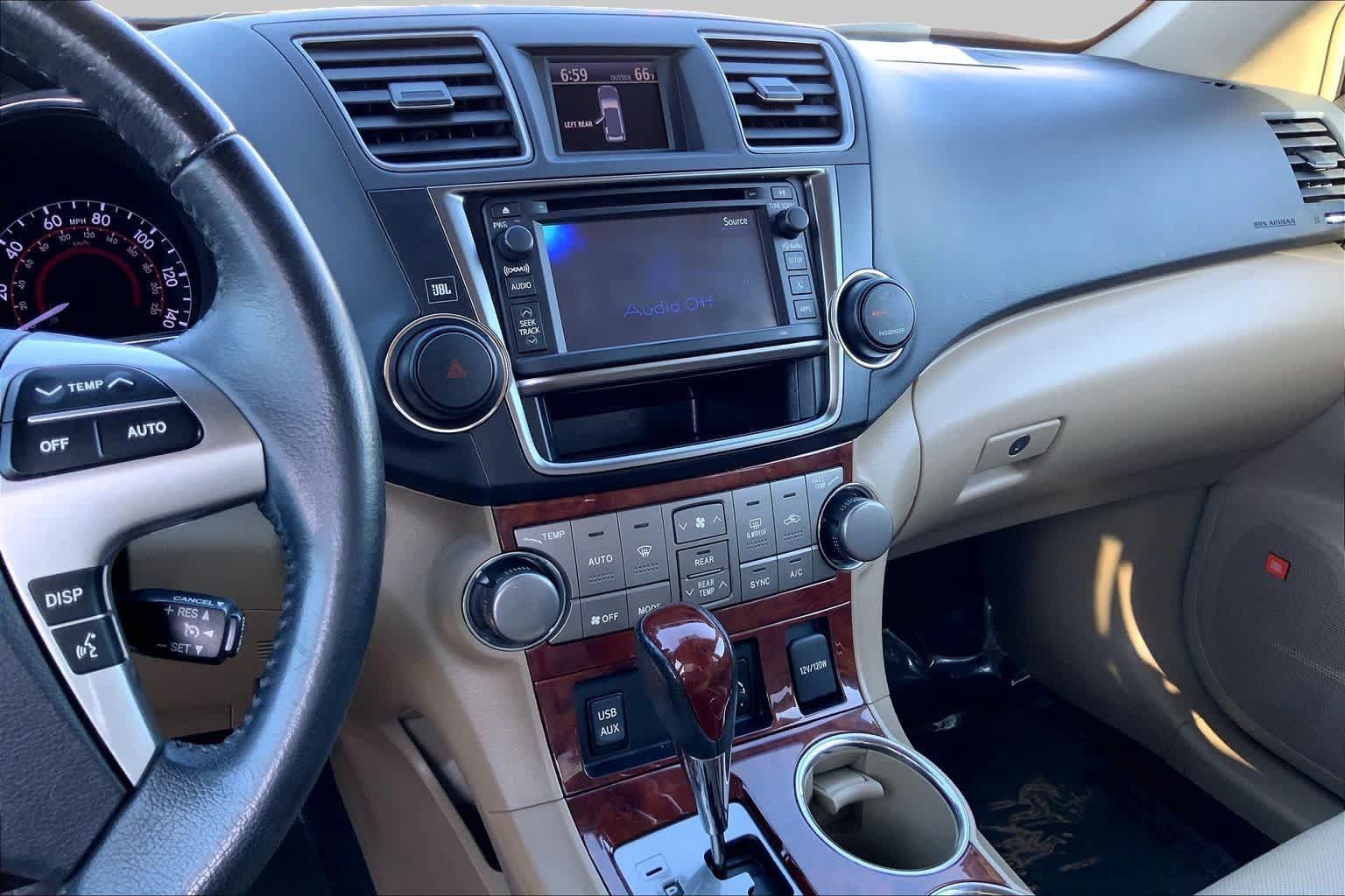Used 2013 Toyota Highlander Limited AWD/4WD image 6