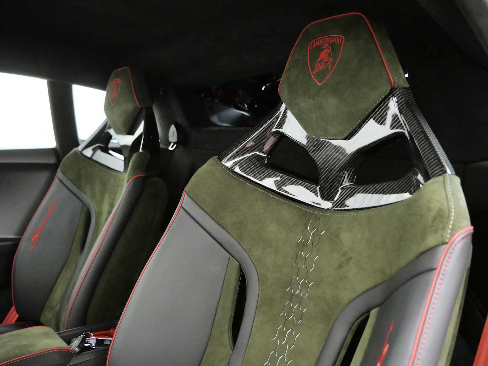 Used 2024 Lamborghini Huracan Sterrato AWD/4WD image 18