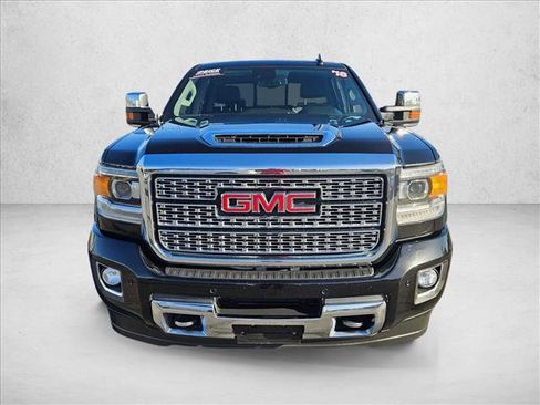 Used 2018 GMC Sierra 2500 Denali w/ Duramax Plus Package image 2