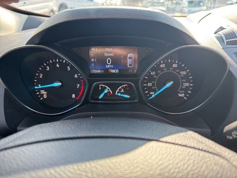 Used 2019 Ford Escape SE image 15