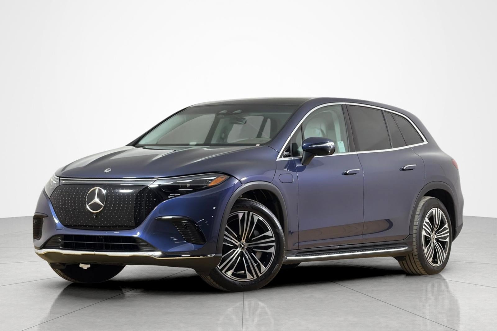 Used 2024 Mercedes-Benz EQS 450+ SUV image 1