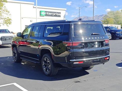 Used 2024 Jeep Wagoneer L Series III w/ Flexible Seating Group image 5