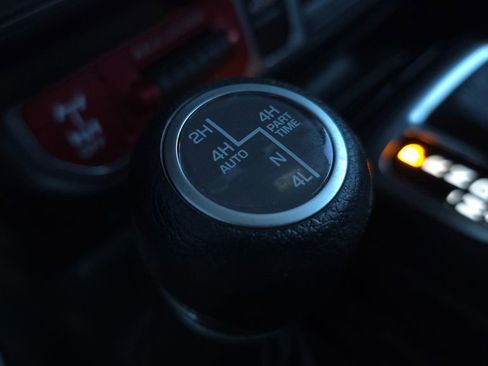 Used 2024 Jeep Wrangler Unlimited AWD/4WD image 35