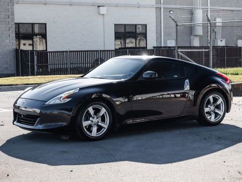 Used 2010 Nissan 370Z Touring image 5