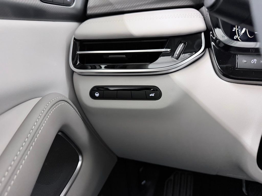Certified 2027 INFINITI QX60 Luxe w/ Cargo Package FWD image 14