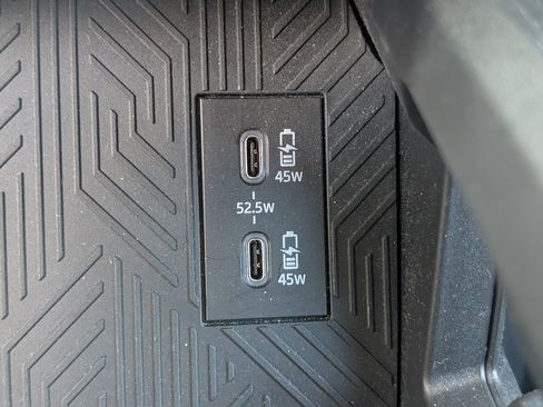 Used 2025 Toyota Tacoma SR image 18