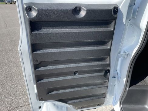 New 2025 Chevrolet Express 2500 image 34