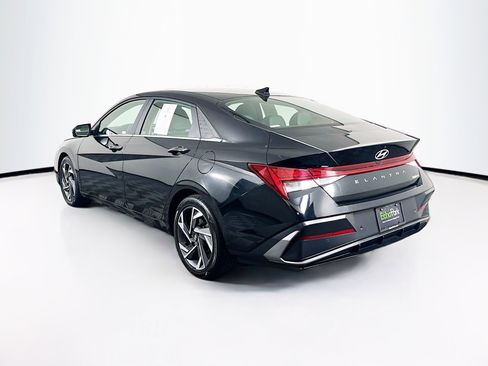 Used 2024 Hyundai Elantra Limited FWD image 5