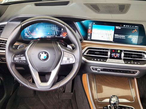 Used 2022 BMW X5 xDrive40i w/ Executive Package AWD/4WD image 29