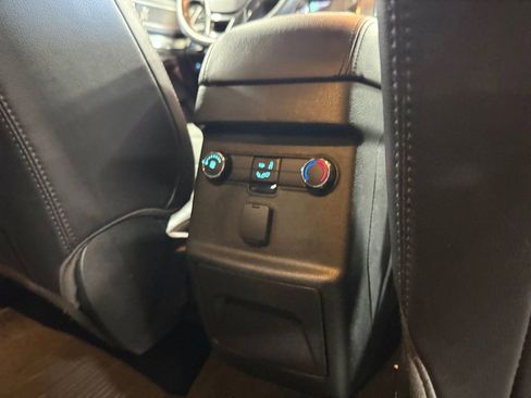 Used 2019 Ford Explorer XLT w/ Equipment Group 202A AWD/4WD image 22