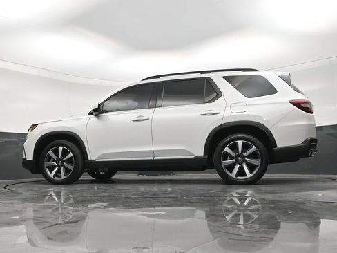 Used 2024 Honda Pilot Touring image 21
