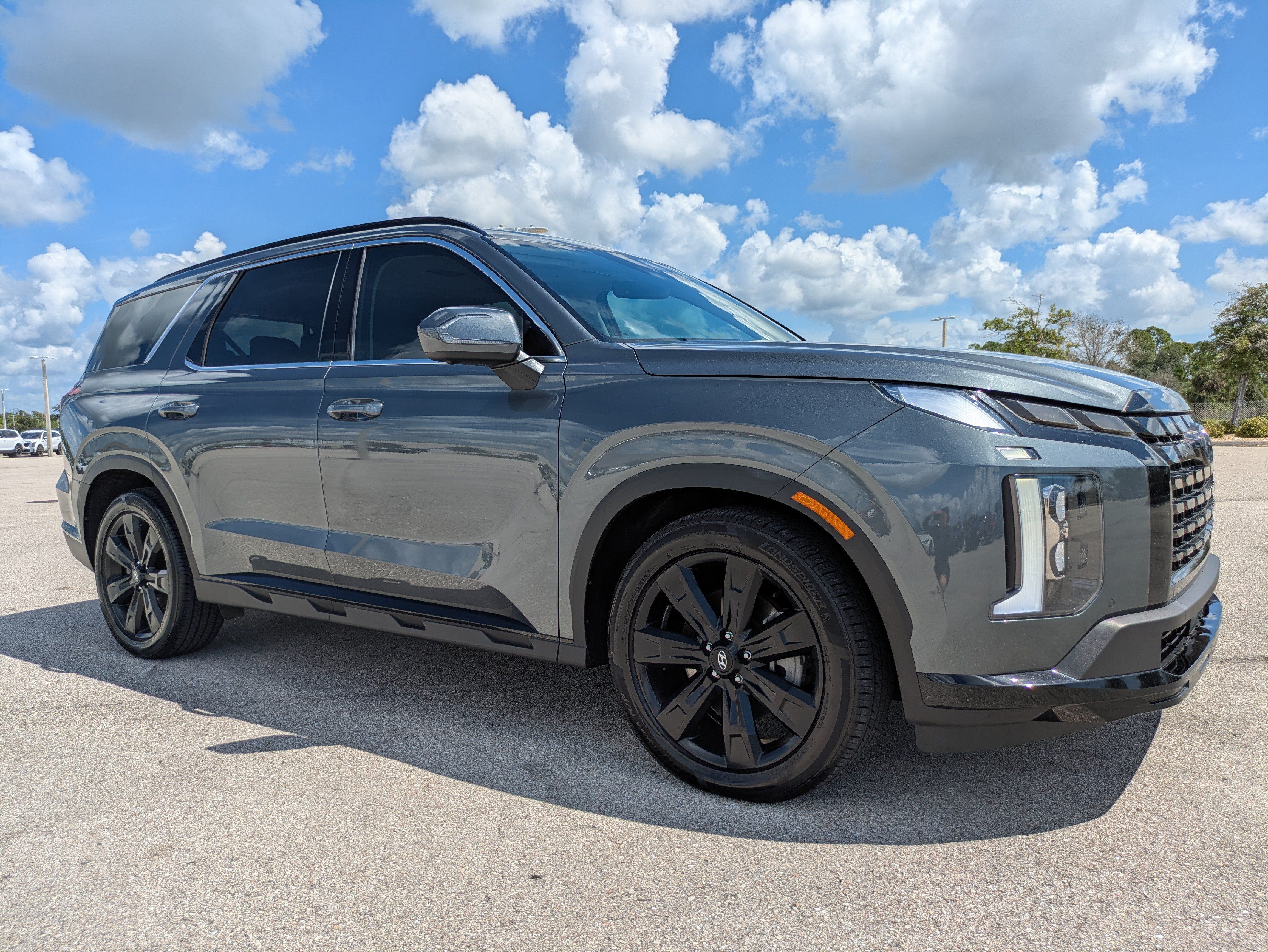 Used 2025 Hyundai Palisade XRT FWD image 2