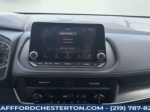 Used 2024 Nissan Rogue SV FWD image 18