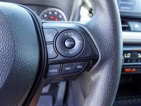 Used 2022 Toyota RAV4 XLE image 16