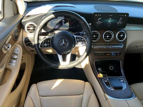 Used 2021 Mercedes-Benz GLC 300 4MATIC image 5