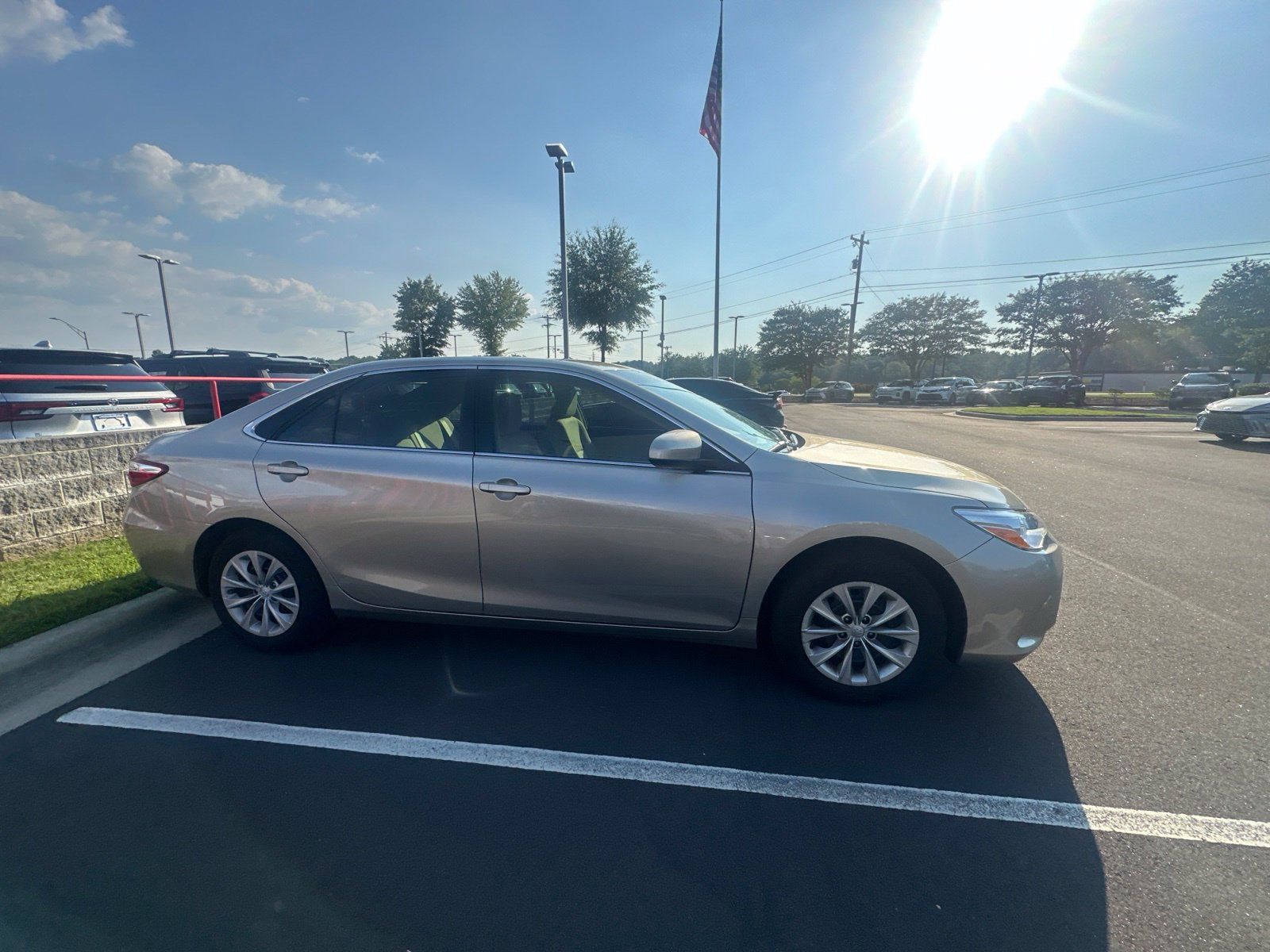 Used 2017 Toyota Camry LE FWD image 13