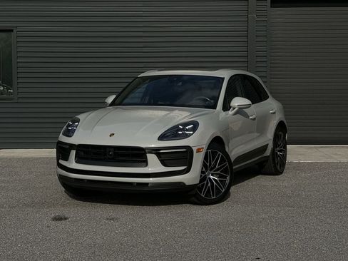 Used 2023 Porsche Macan image 1