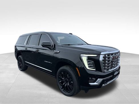 Used 2025 GMC Yukon XL Denali w/ Sun & Power Step Package image 28