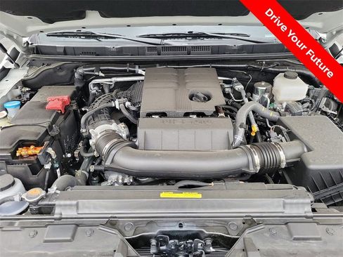Certified 2025 Nissan Frontier SV RWD image 32
