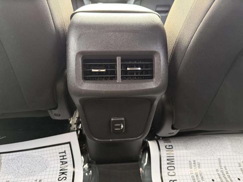 Used 2021 Chevrolet Equinox LT AWD/4WD image 25