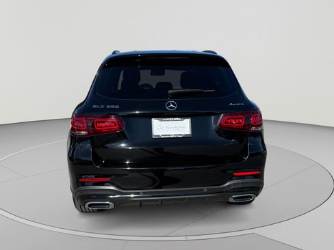 Used 2022 Mercedes-Benz GLC 300 4MATIC image 4