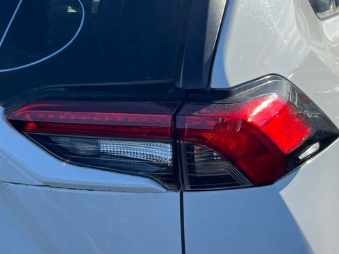 Used 2022 Toyota RAV4 XLE image 18