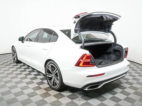 Used 2019 Volvo S60 T6 R-Design image 28
