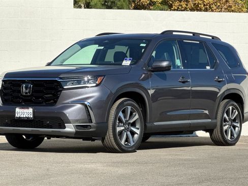 Certified 2025 Honda Pilot Elite image 11