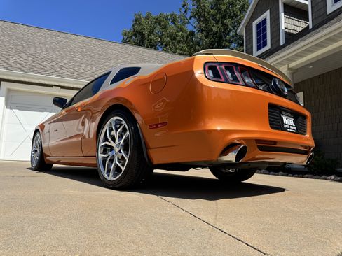 Used 2014 Ford Mustang GT Premium w/ Electronics Package RWD image 34