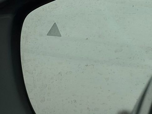 Used 2022 Chrysler Pacifica Touring-L image 44