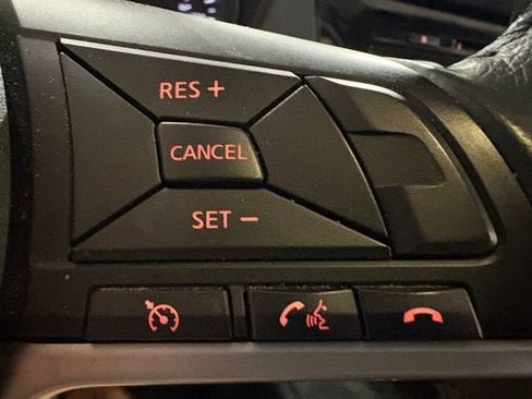 Used 2017 Nissan Rogue SV w/ Midnight Edition Package AWD/4WD image 11