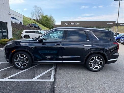 Used 2023 Hyundai Palisade Limited AWD/4WD image 2