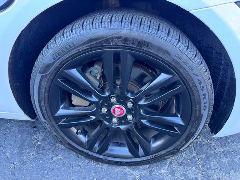 Used 2018 Jaguar XE Prestige AWD/4WD image 21