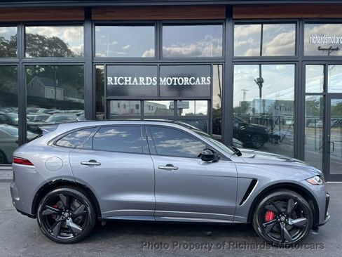 Used 2024 Jaguar F-PACE SVR AWD/4WD image 1