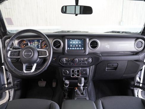 Used 2019 Jeep Wrangler Unlimited Sahara w/ Cold Weather Group image 17