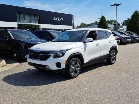 New 2026 Kia Seltos LX FWD image 1