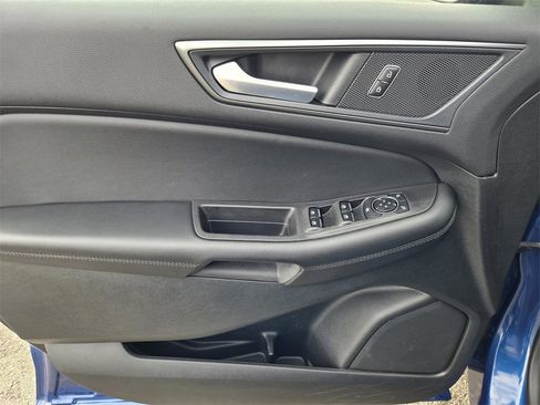 Used 2024 Ford Edge SE image 17