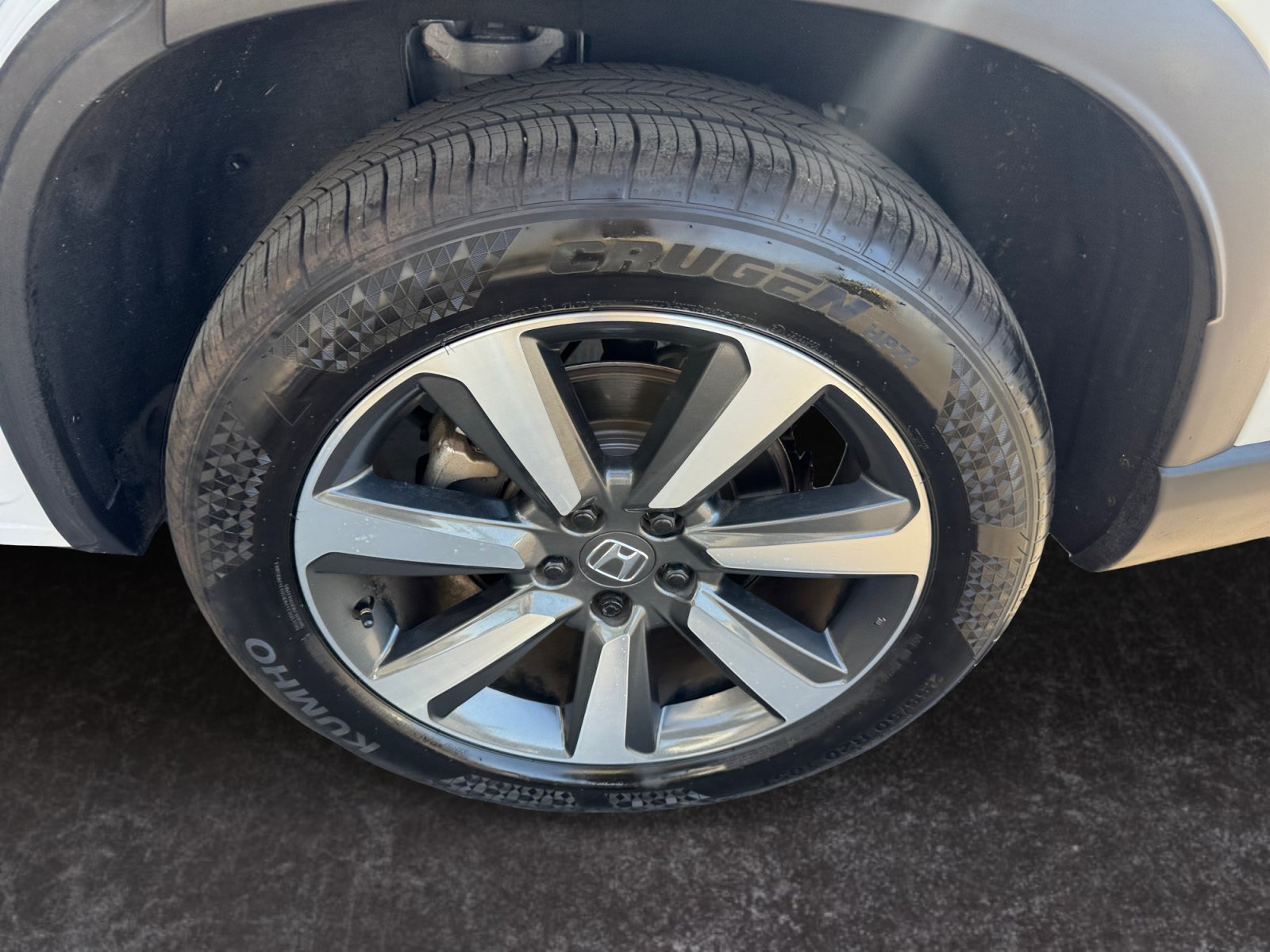 Used 2023 Honda Pilot Touring image 14