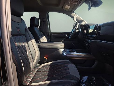 Used 2025 Chevrolet Silverado 2500 LT w/ Trail Boss Package image 12