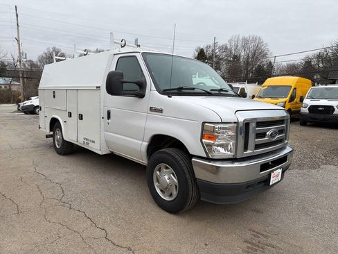 Used 2021 Ford E-350 and Econoline 350 Super Duty w/ Power Windows & Locks Group image 19