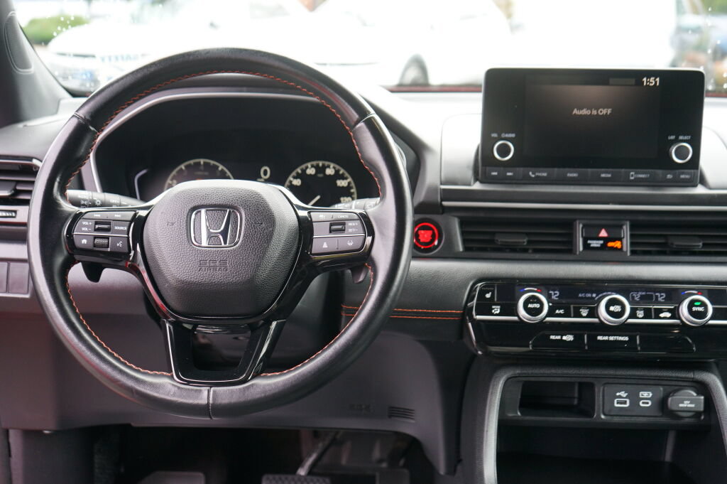 Used 2025 Honda Pilot Sport image 18