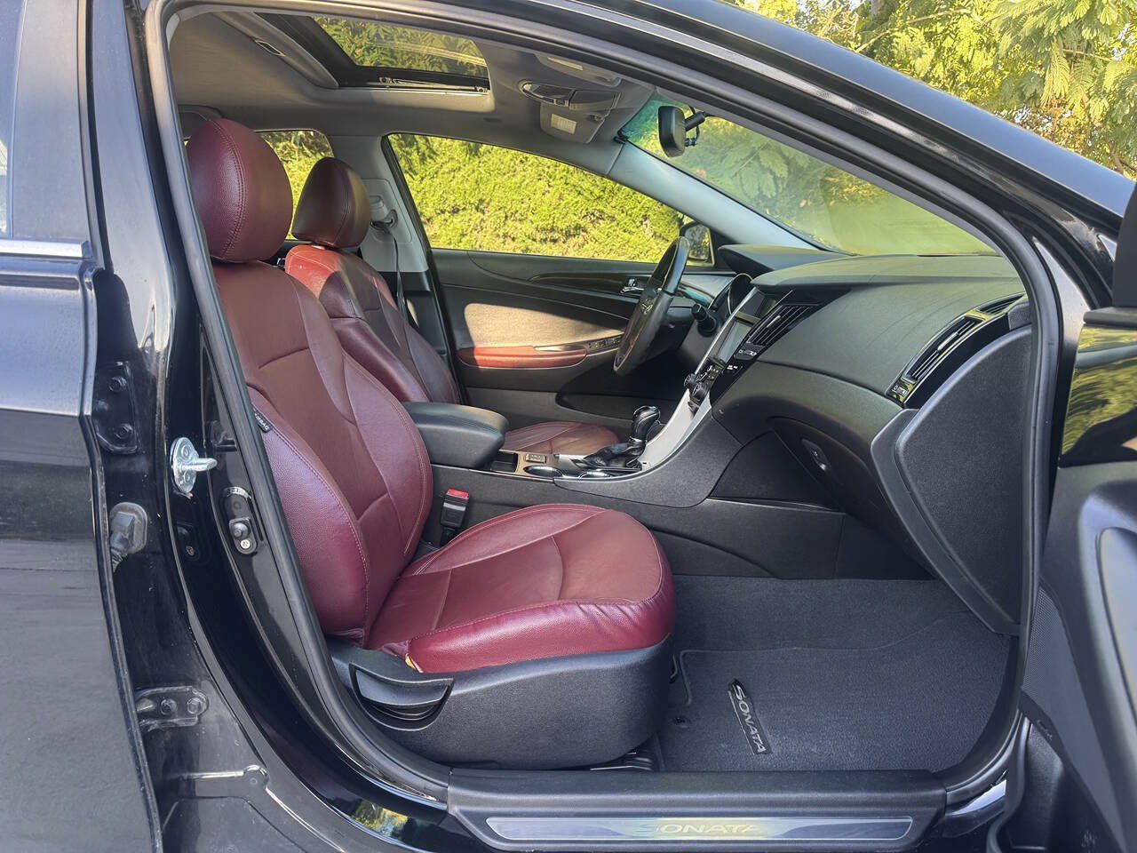 Used 2011 Hyundai Sonata Limited FWD image 12