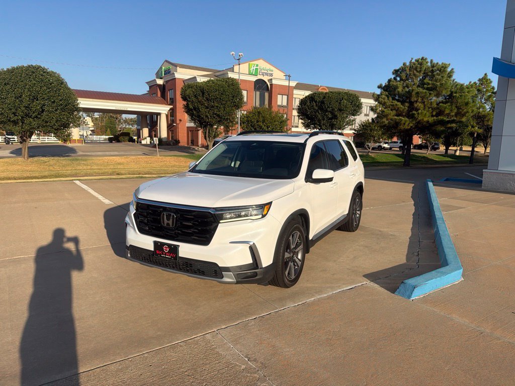 Used 2023 Honda Pilot Elite image 6