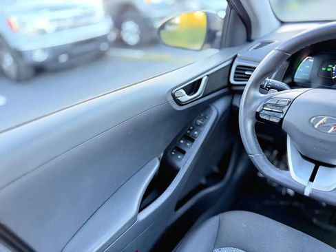 Used 2019 Hyundai Ioniq Plug-In Hybrid FWD image 21