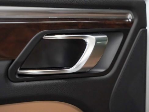 Used 2022 Porsche Macan image 15