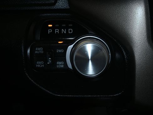 Used 2019 RAM 1500 Laramie AWD/4WD image 15