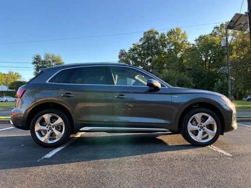 Used 2023 Audi Q5 2.0T Premium Plus w/ Premium Plus Package AWD/4WD image 4